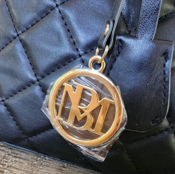 NEW Badgley Miscka Quilted Convertible Crossbody with lock. GREAT Gift! - Picture 9 of 10